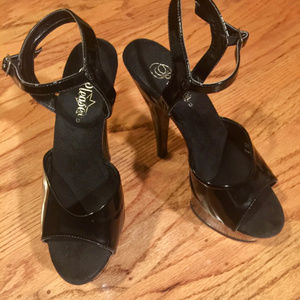 Black Patent Pleaser Aspire- 609 platforms size 7